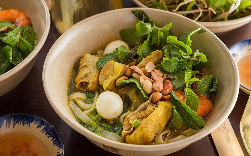 MỲ QUẢNG GÀ TRỨNG