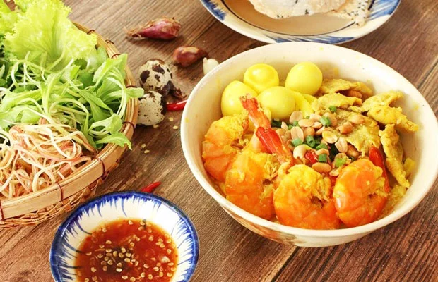 MỲ QUẢNG TÔM THỊT TRỨNG