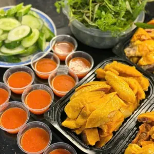 Gà ủ muối nửa con lạnh tặng Pepsi (ly)