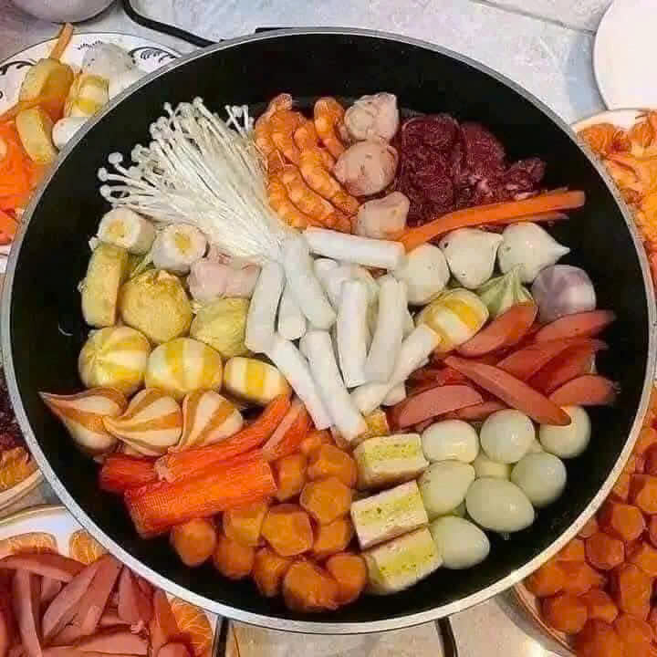 Uyên Susi chuyên sét toboki