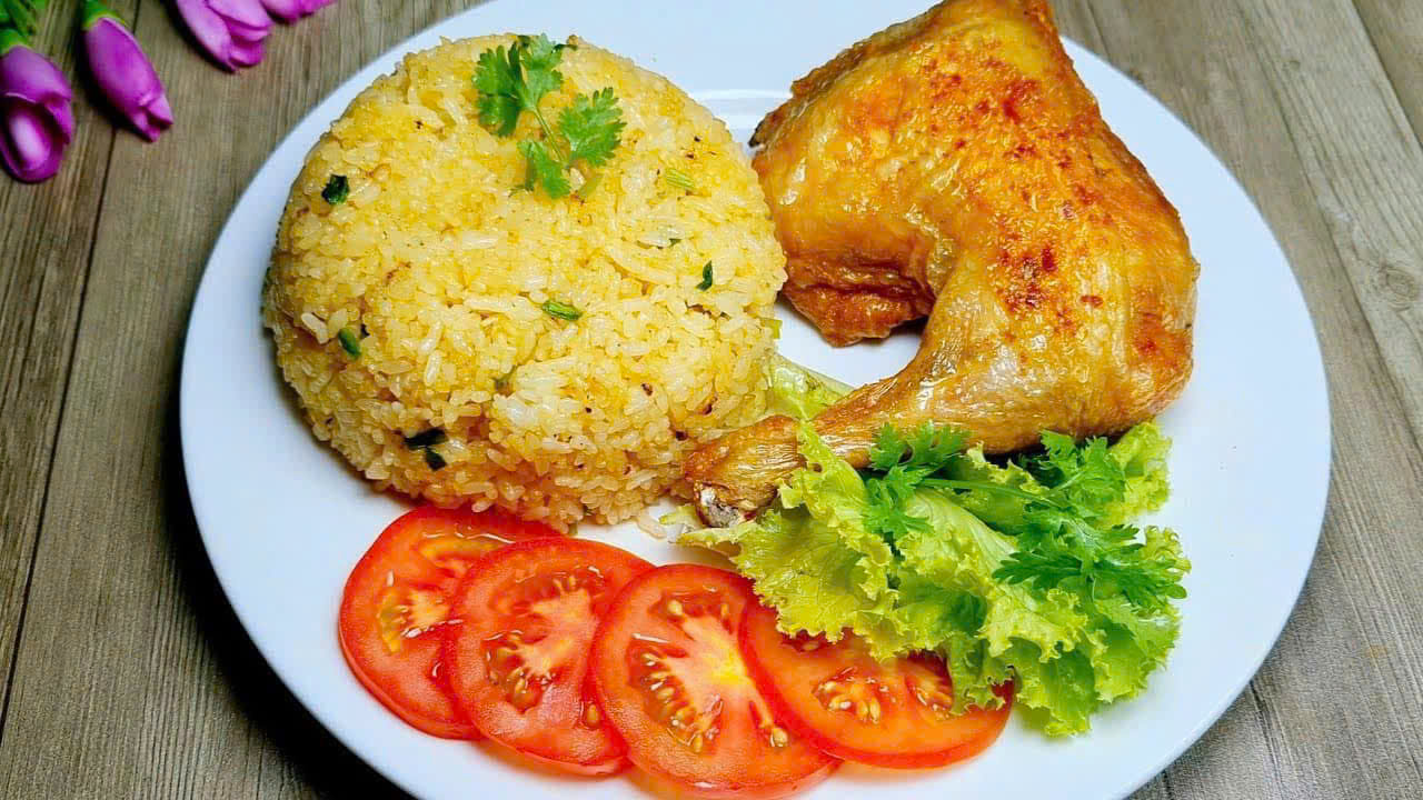Cơm gà xối mỡ Phát Huy