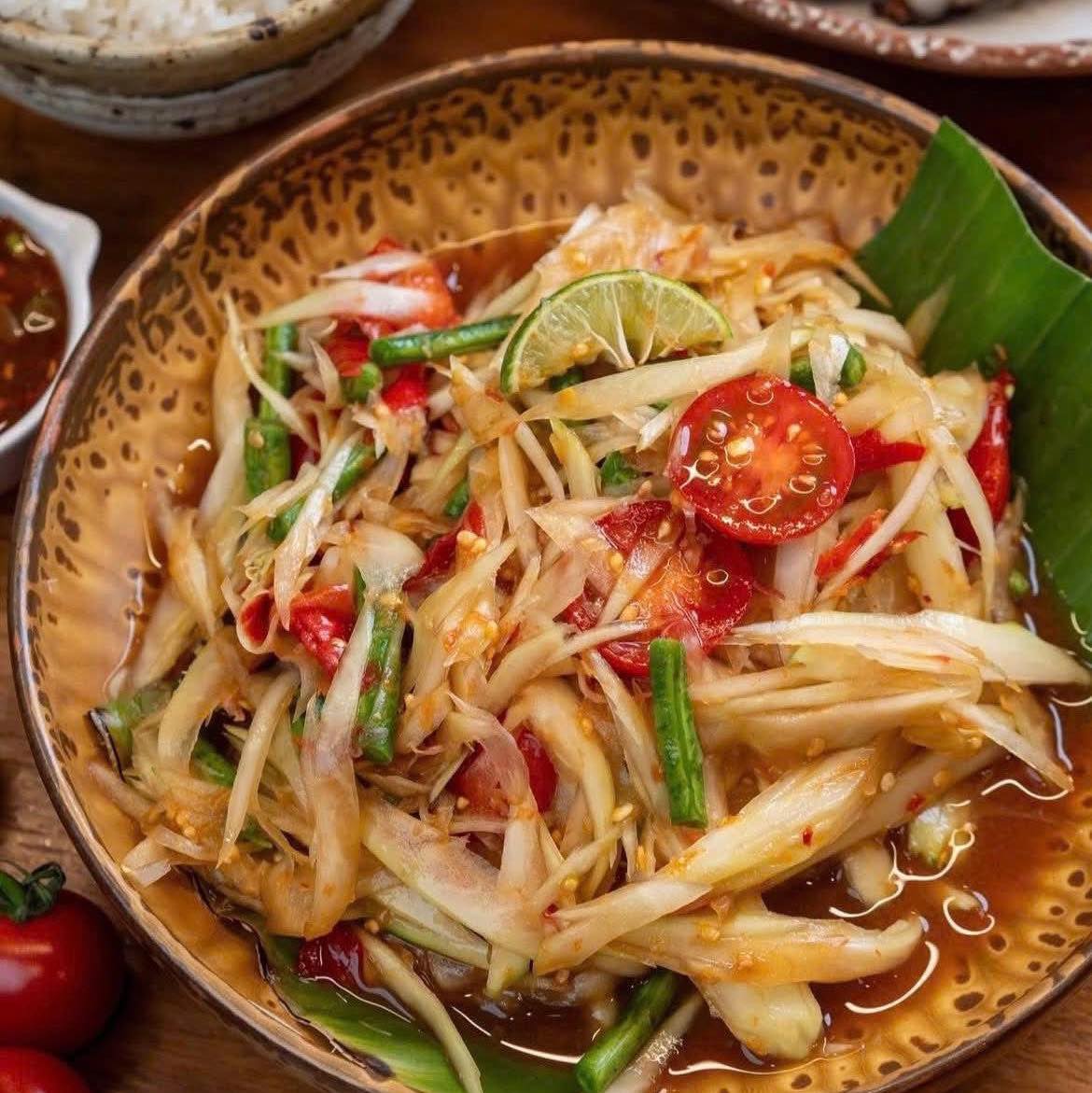 Chân Gà Sốt Thái & Gỏi Đu Đủ Thái - Hương Vy