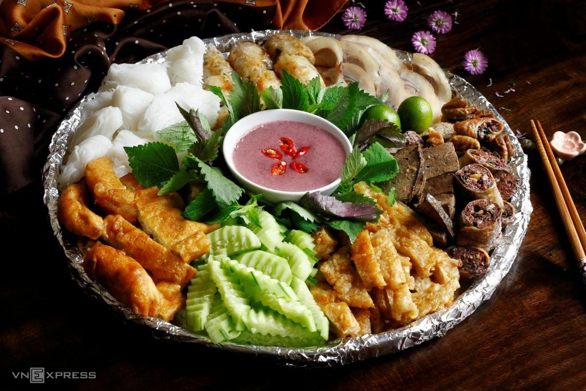 Phố Hội Quán - 89 Nguyễn Huy Tưởng 