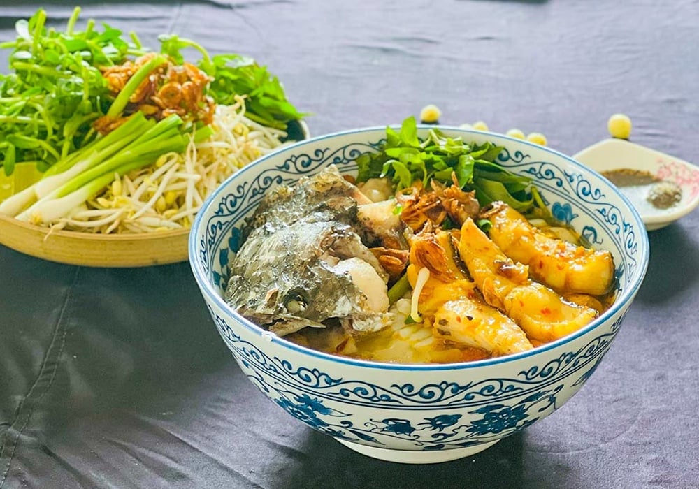 Bánh Canh Cá Lóc - 284 Núi Thành