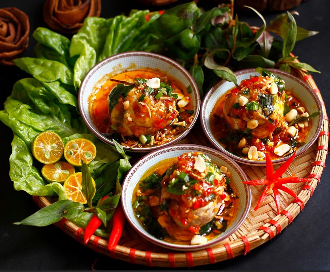 Trứng Lộn Trứng Cút ,Bánh Nậm Gói .Lọc Huế 