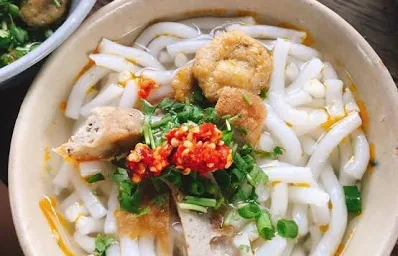 Hàng Ăn Cô Hòa -Đối diện 50 Nguyễn Trung Trực
