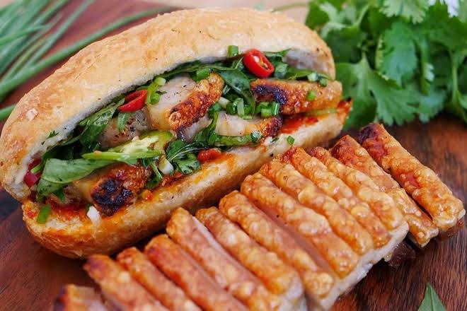 Bánh Mỳ Heo Quay Cô Đào - 88 nguyễn lương bằng
