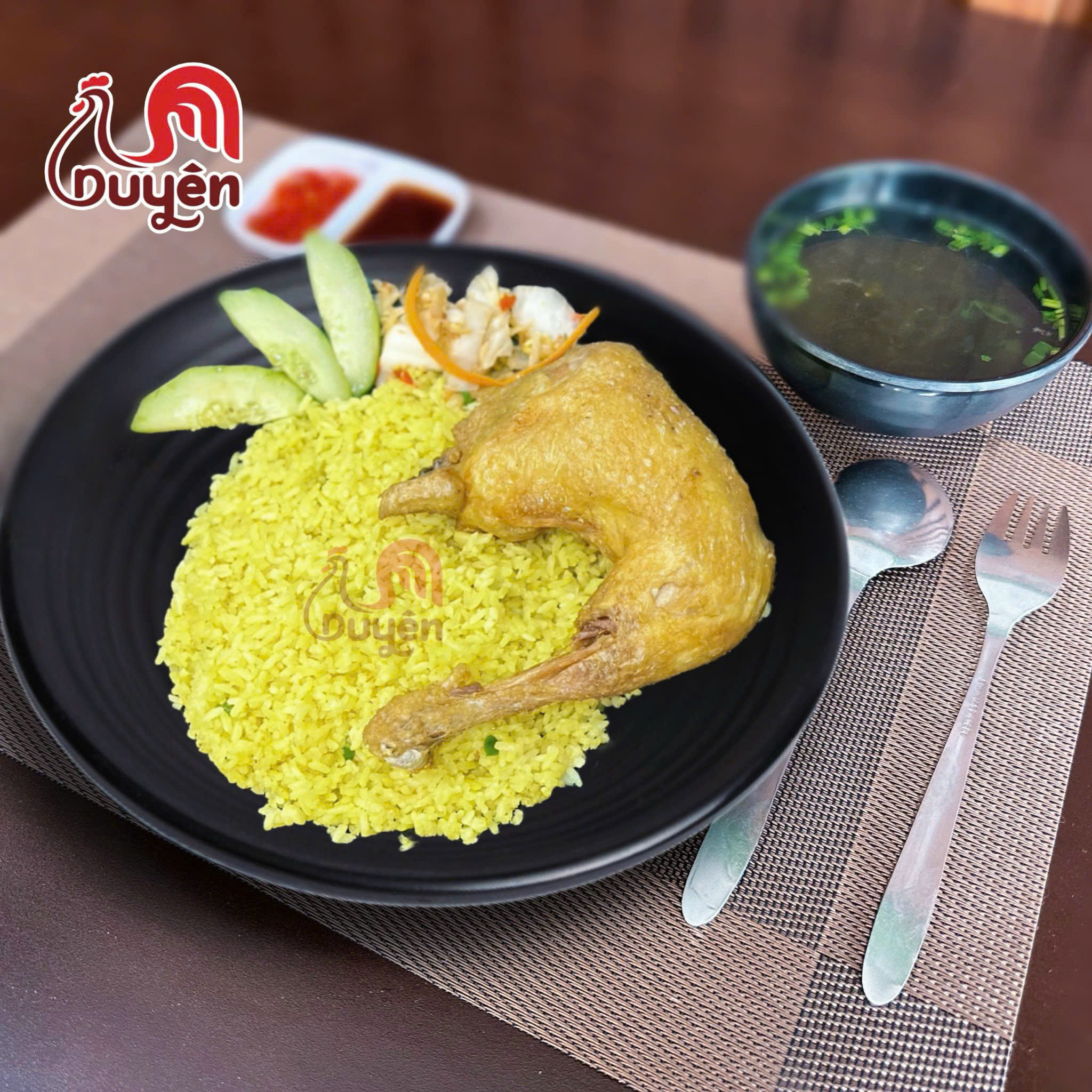 Duyên - Cơm Gà Xối Mỡ - 84 Dũng Sĩ Thanh Khê